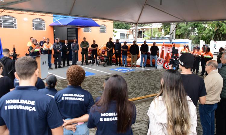 prefeito-toninho-colucci-entrega-nova-base-da-defesa-civil-e-reforca-investimentos-em-seguranca-4.jpg